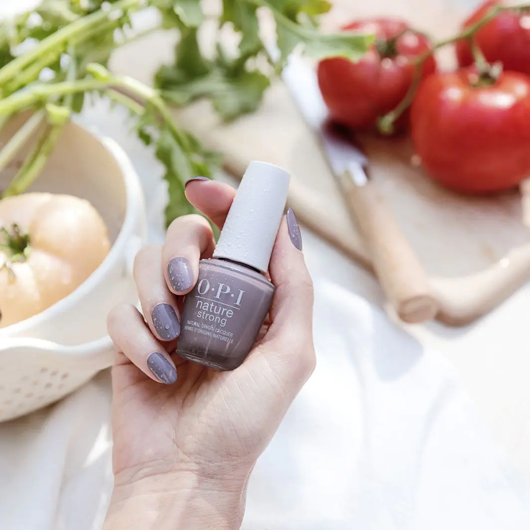 „Opi Nature“ stiprus nagų lakas, tarsi lietus, 15 ml