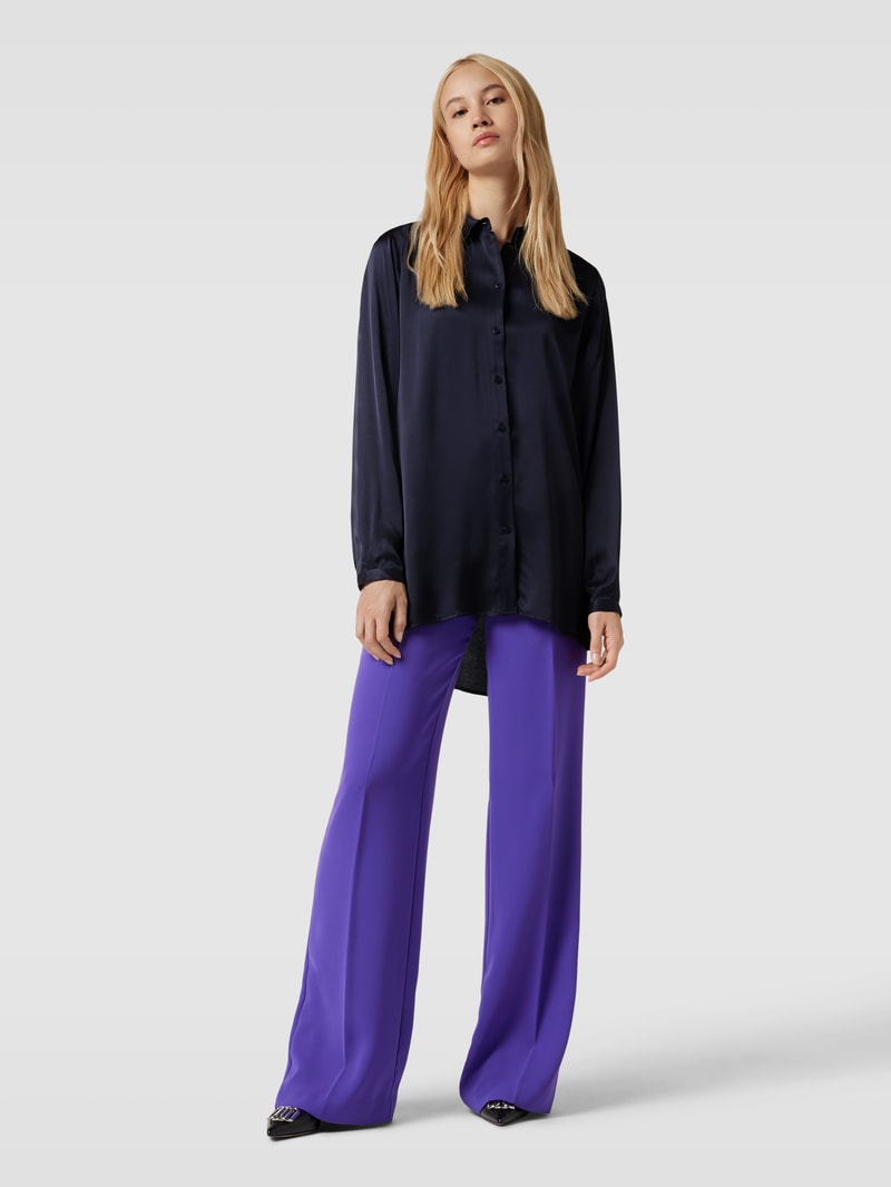 Hemdbluse mit verlängertem Rückenteil in marineblau