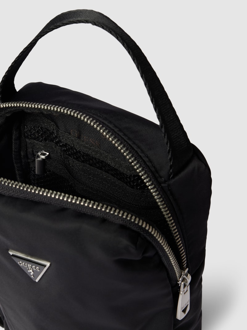 Umhängetasche mit Label-Applikation in schwarz