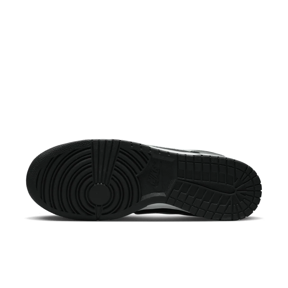 Nike Dunk Low Retro FB3359-001 / grau