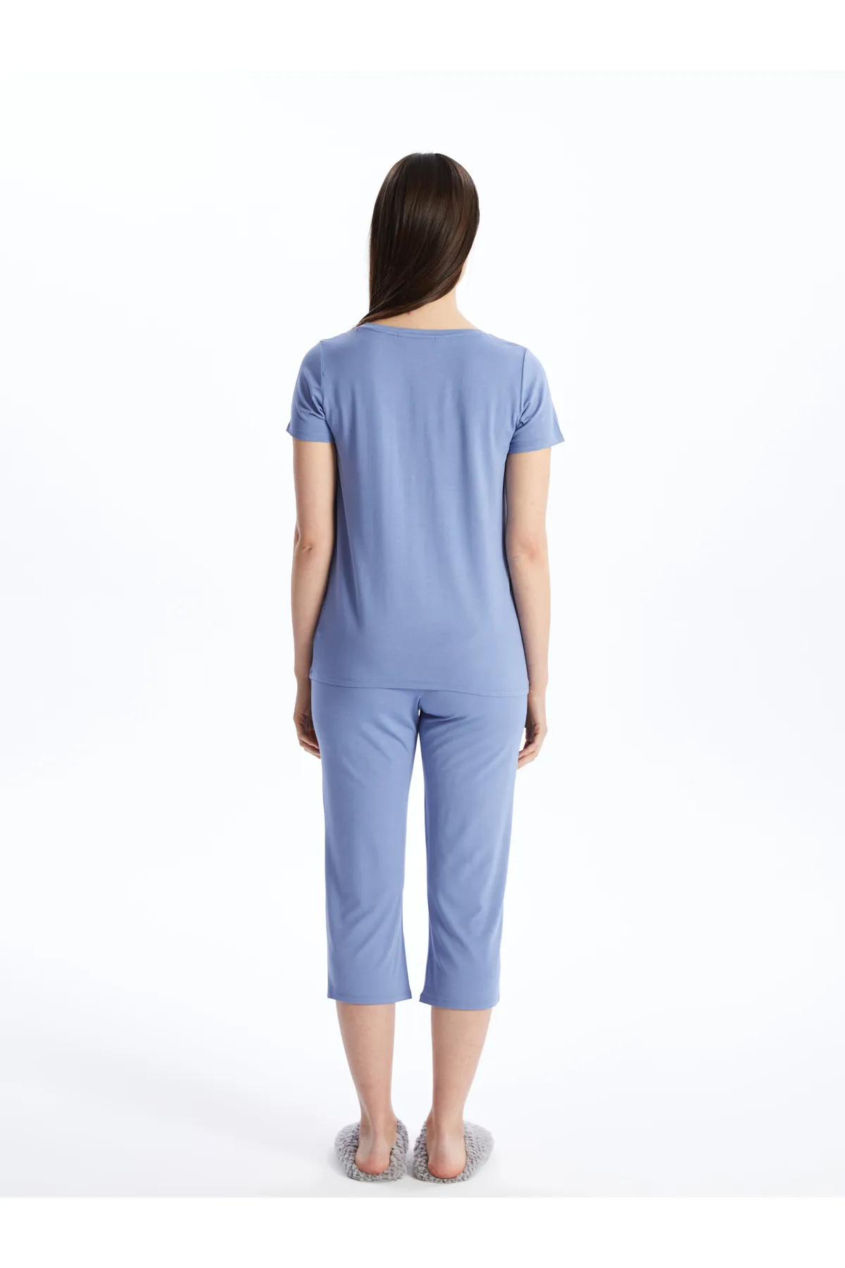 LC Waikiki  Einfarbiges, kurzärmliges Damen-Capri-Pyjama-Set mit V-Ausschnitt