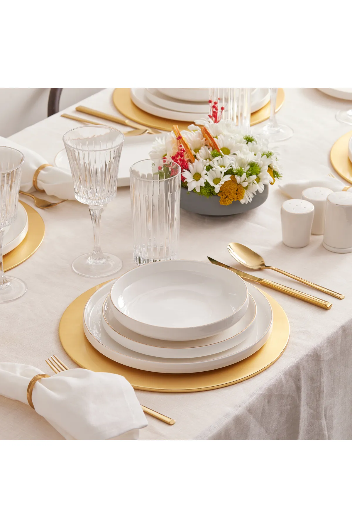 Karaca  Neu Saturn Gold 59-teiliges Streamline Porzellan Geschirrset für 12 Personen Set