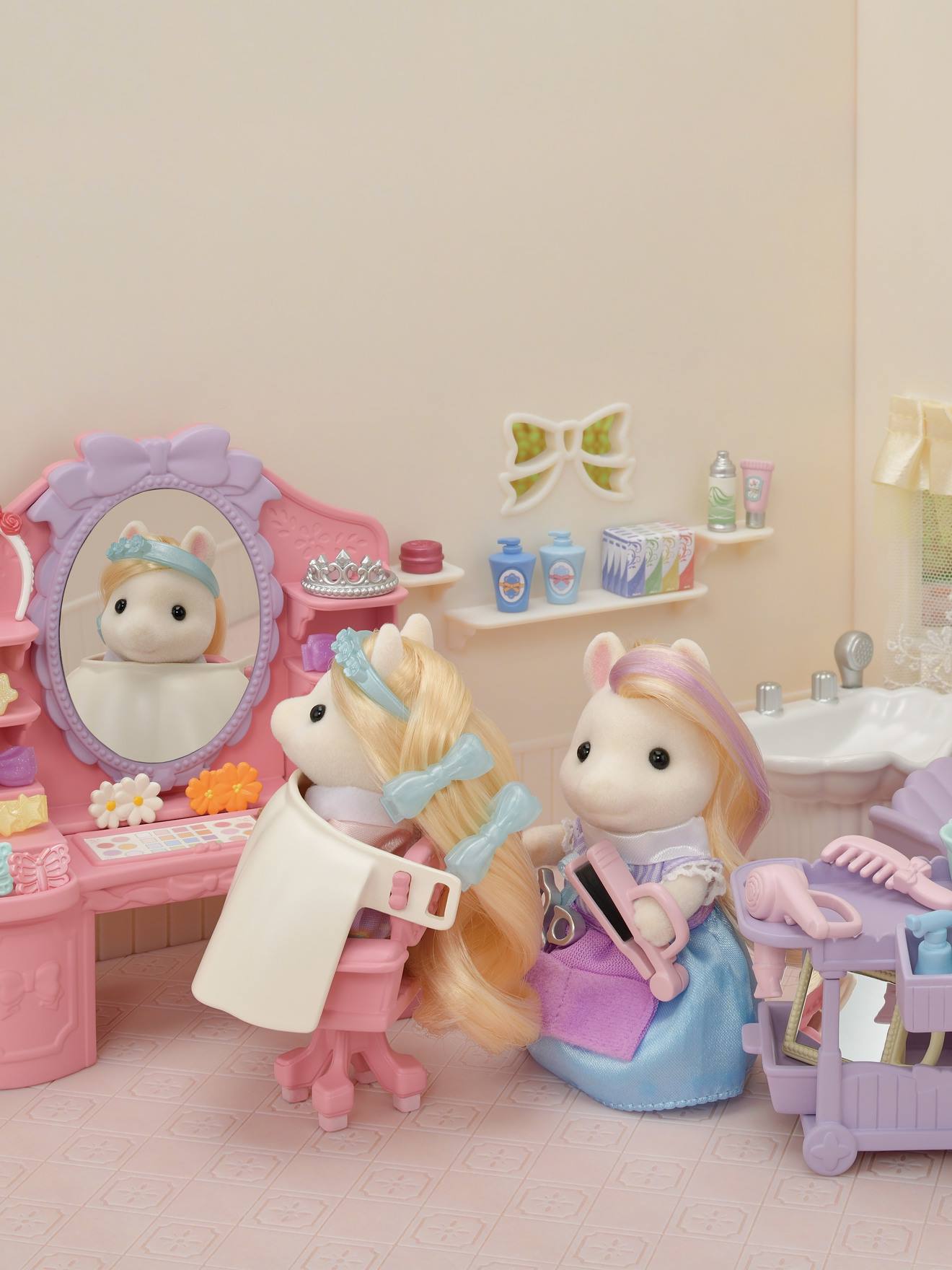 La maman poney et son kit de coiffure