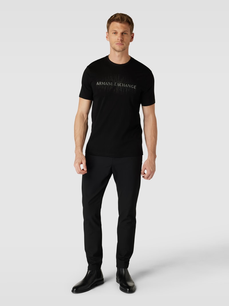 T-Shirt mit Strasssteinbesatz in schwarz