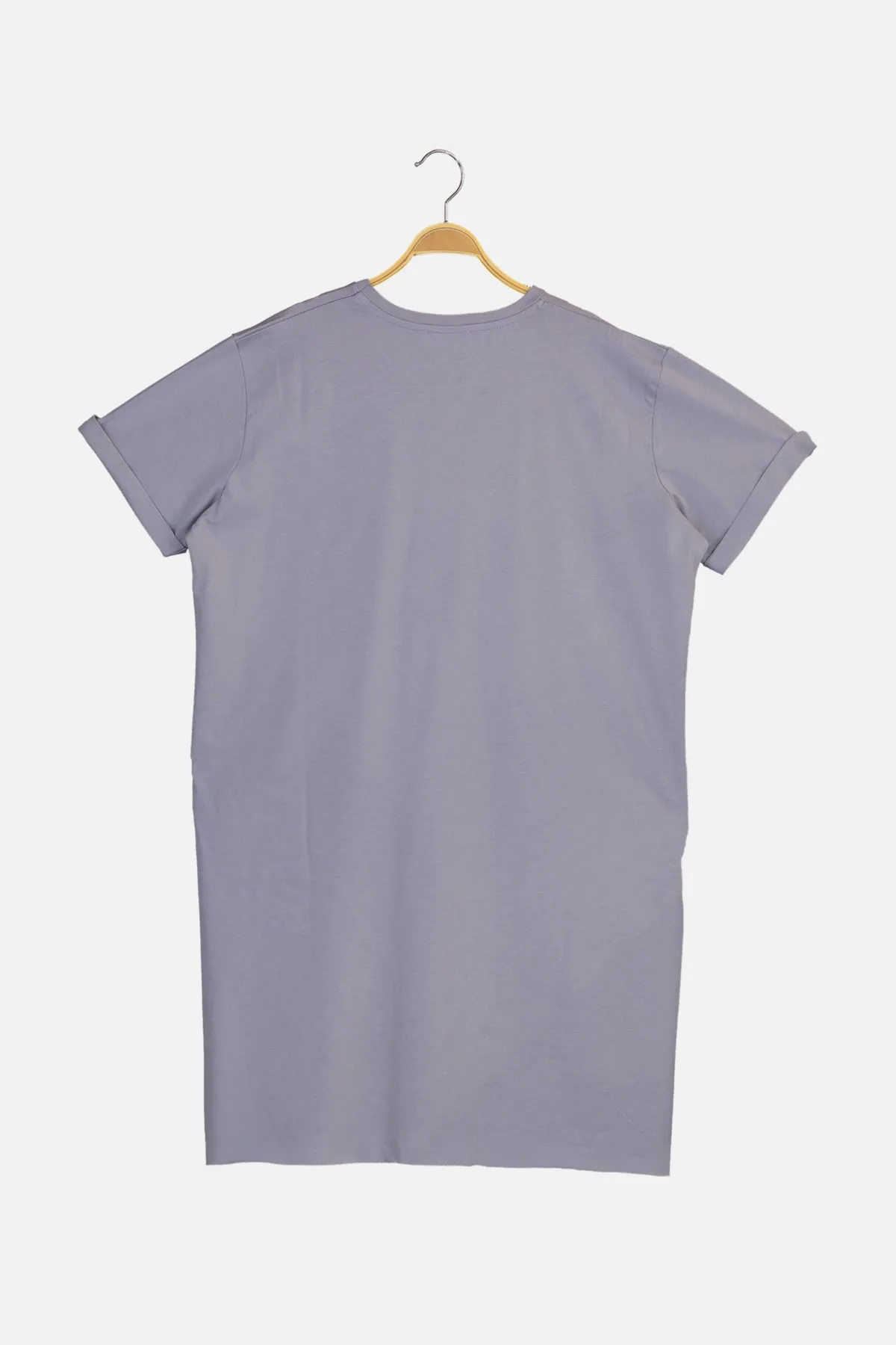 Trendyol Modest  Graues Basic-Kurzarm-Single-Jersey-T-Shirt mit Schlitz aus 100 % Baumwolle TCTSS21TN0056