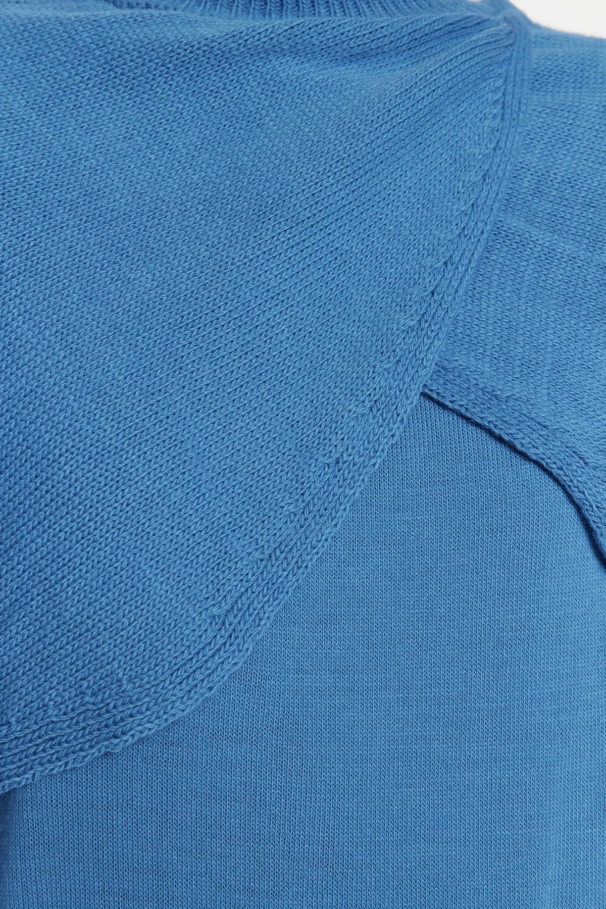 Trendyol Modest  Indigoblaues Set aus Oberteil und Unterteil aus Strick, Strickjacke und Kleid mit Bolero-Details TCTAW24US00038