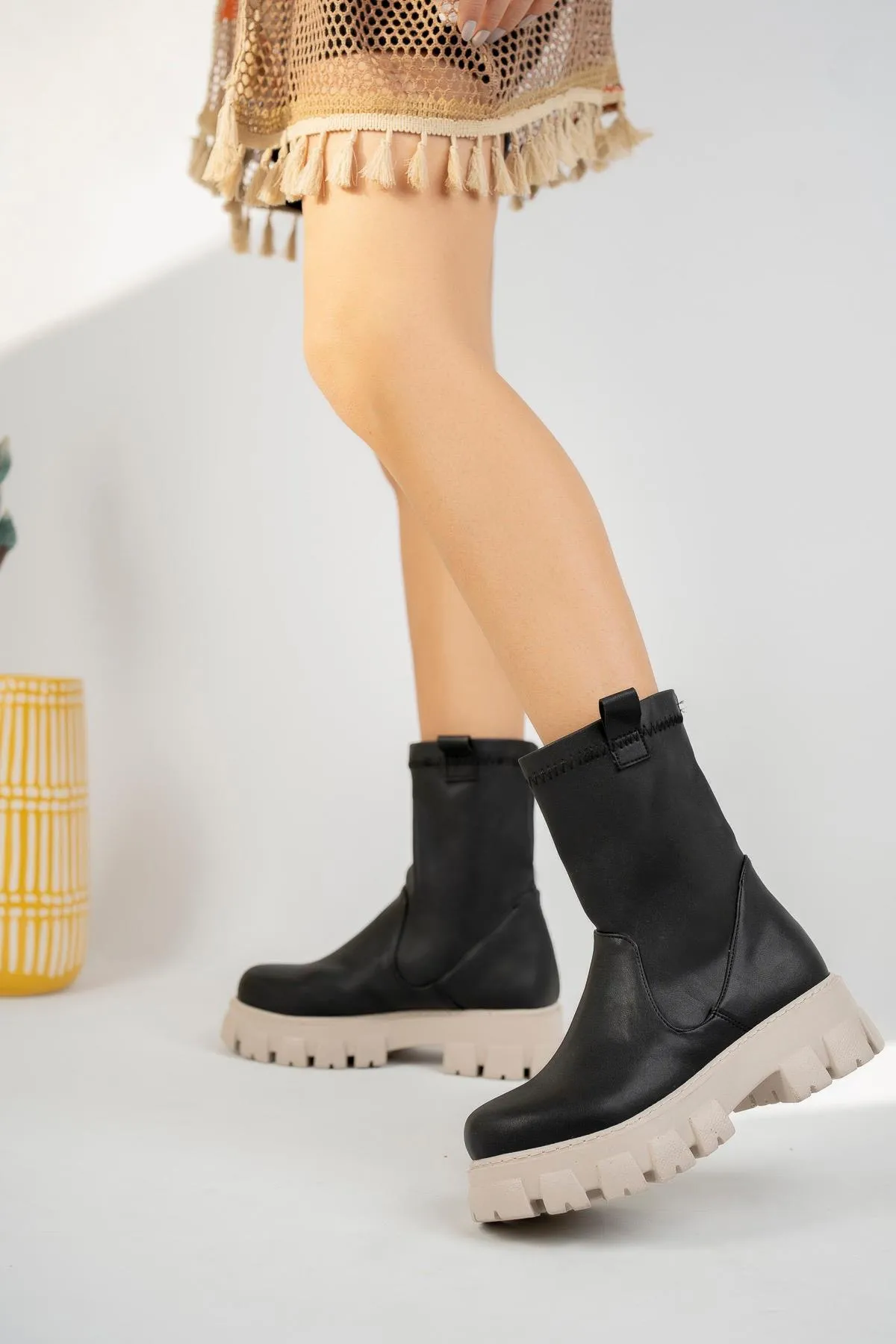 MUGGO  Flora-garantierte Damenstiefel mit dicker Sohle