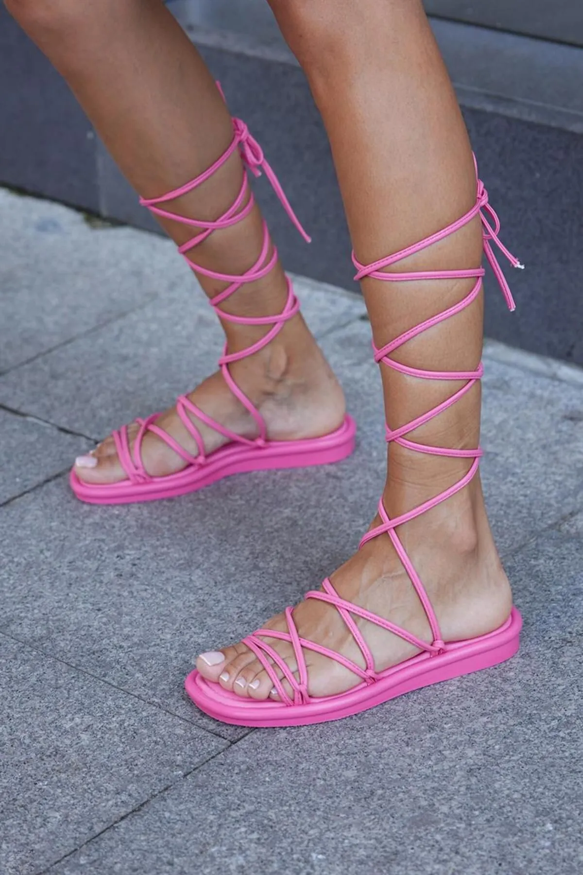 Madamra  Fuchsiafarbene, gewickelte Puff-Sandalen für Damen mit Schnürung
