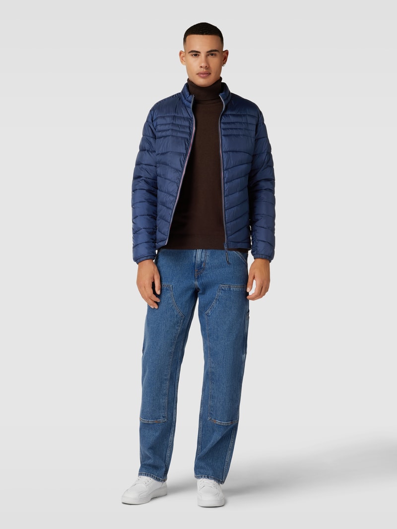 Steppjacke mit Label-Patch Modell 'HERO' in dunkelblau