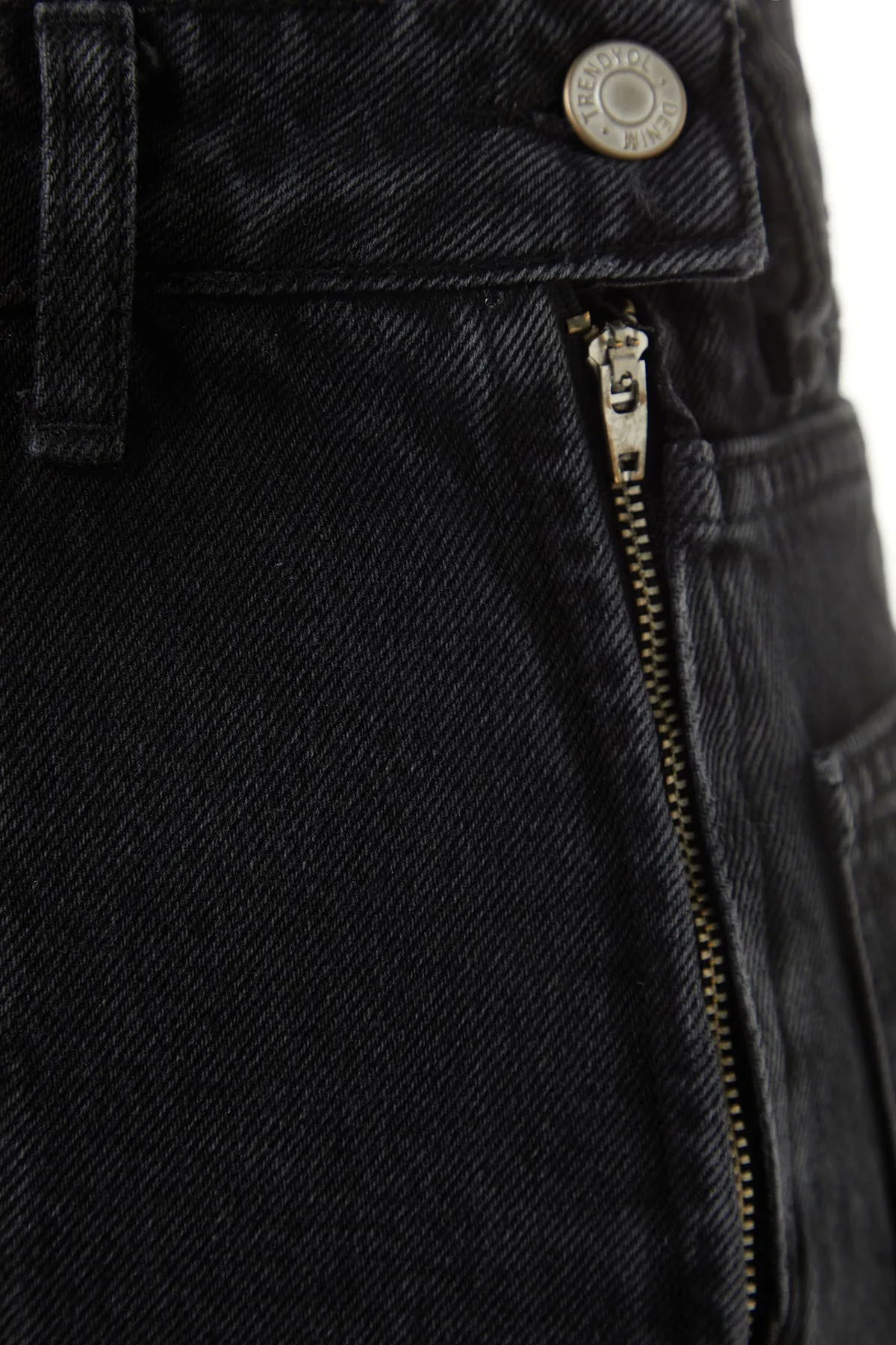 Trendyol Collection  Schwarzer Jeans-Shortsrock mit Schlitz TWOSS23SR00091