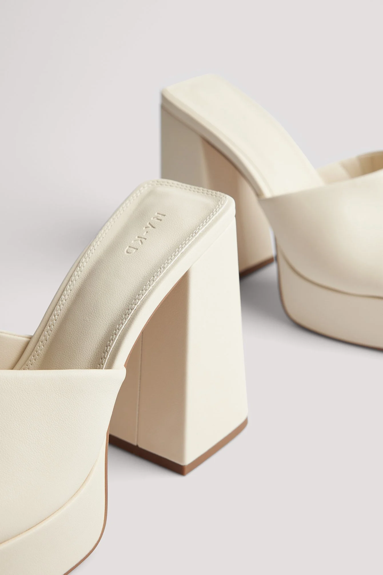 Klobige Plateau-Mules