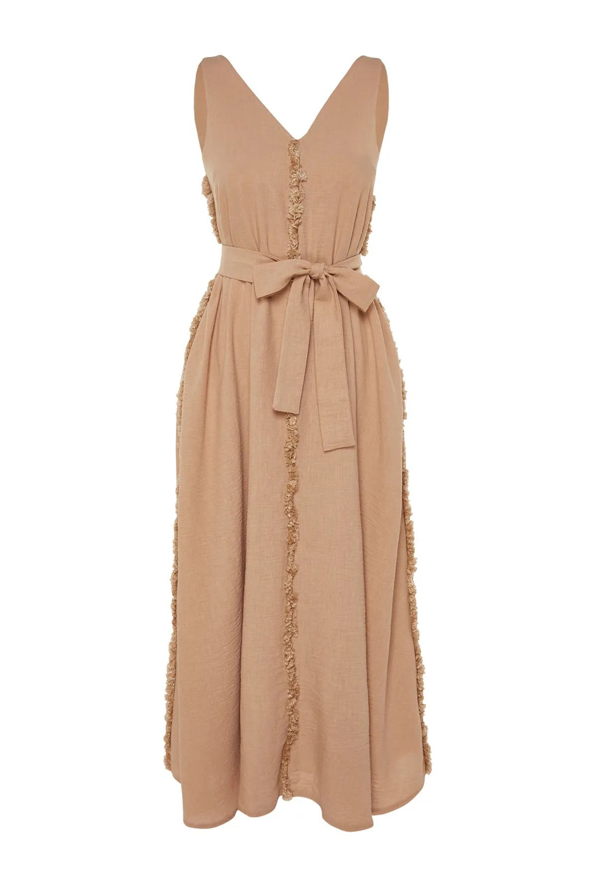 Trendyol Modest  X Kevser Sarıoglu Beiges gewebtes Gilet-Kleid mit Gürtel und Quastendetail TCLSS23EB00000