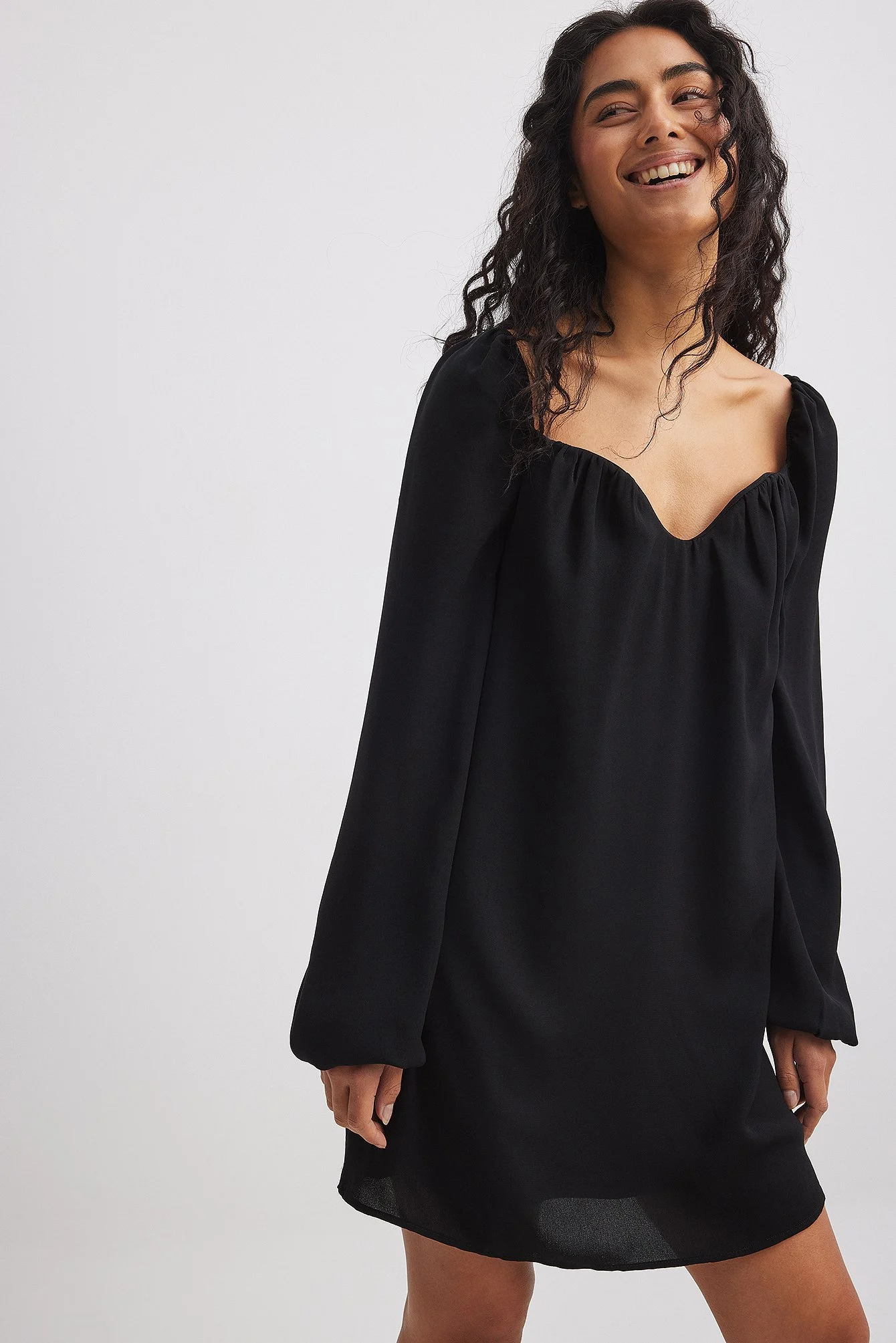 Minikleid mit Sweetheart-Ausschnitt