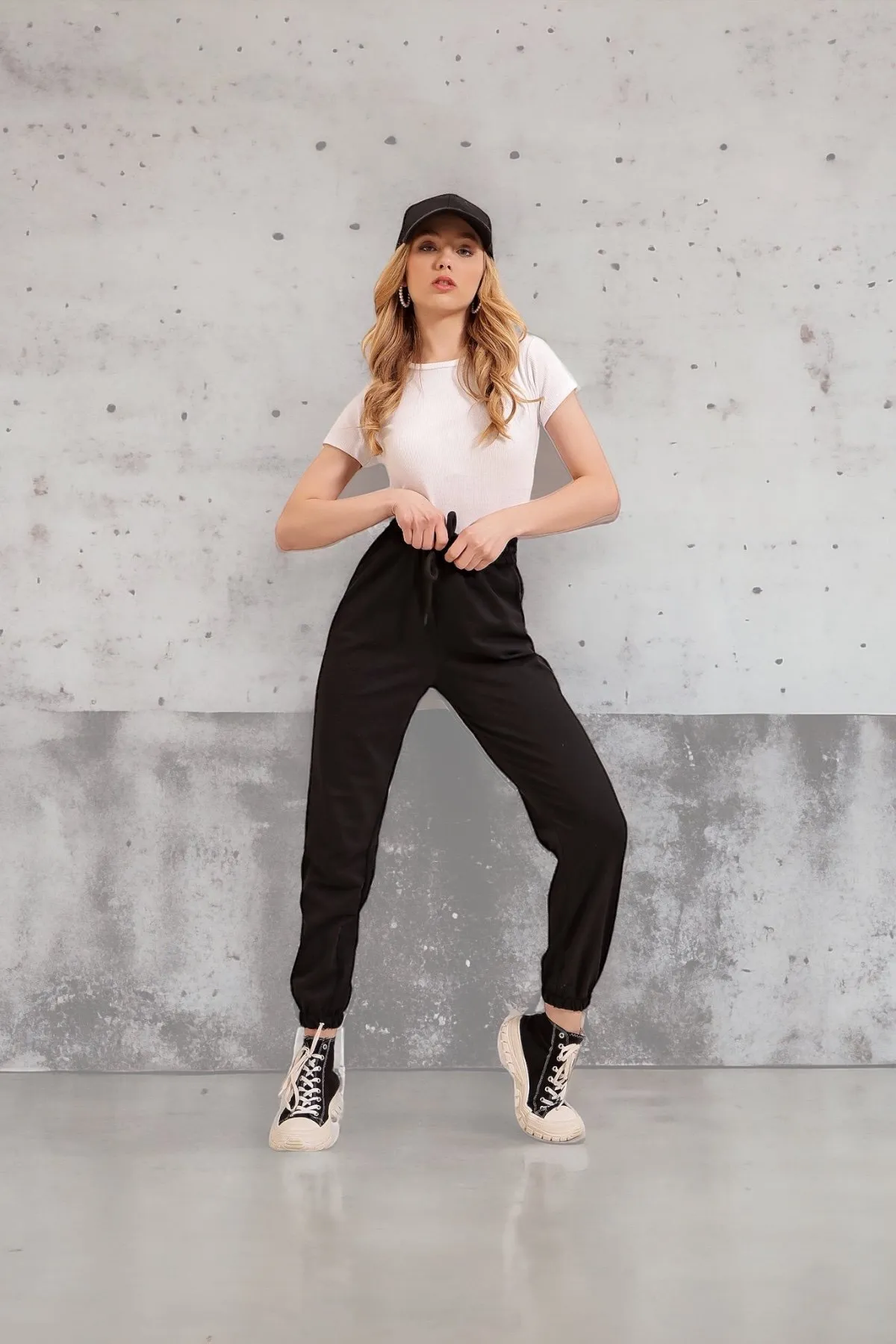 HAKKE  Schwarze Jogginghose mit Taschen für Damen