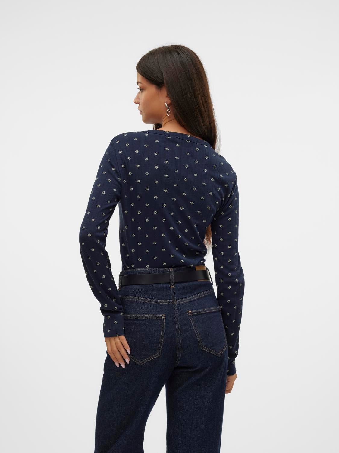 VMTHERESE Top