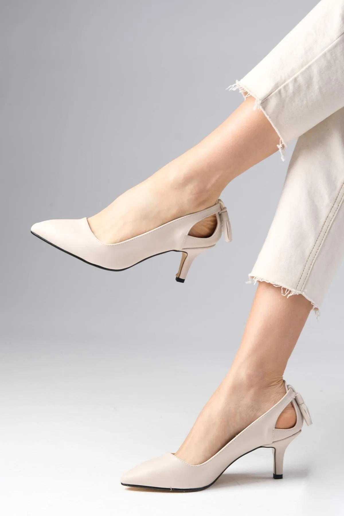 Mio Gusto  Beigefarbene Damenschuhe mit niedrigem Absatz