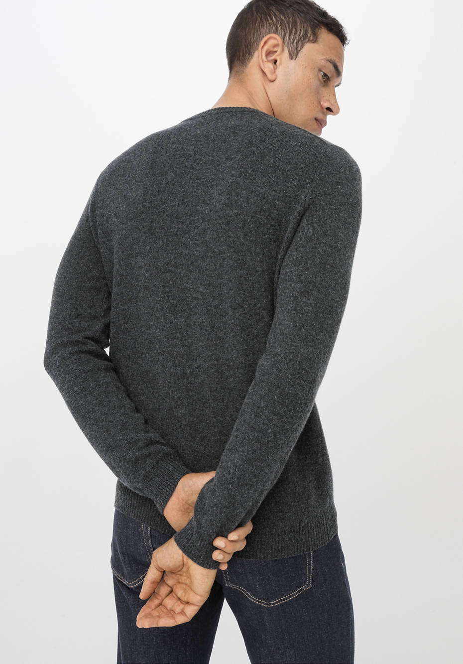 V-Pullover aus Schurwolle mit Kaschmir