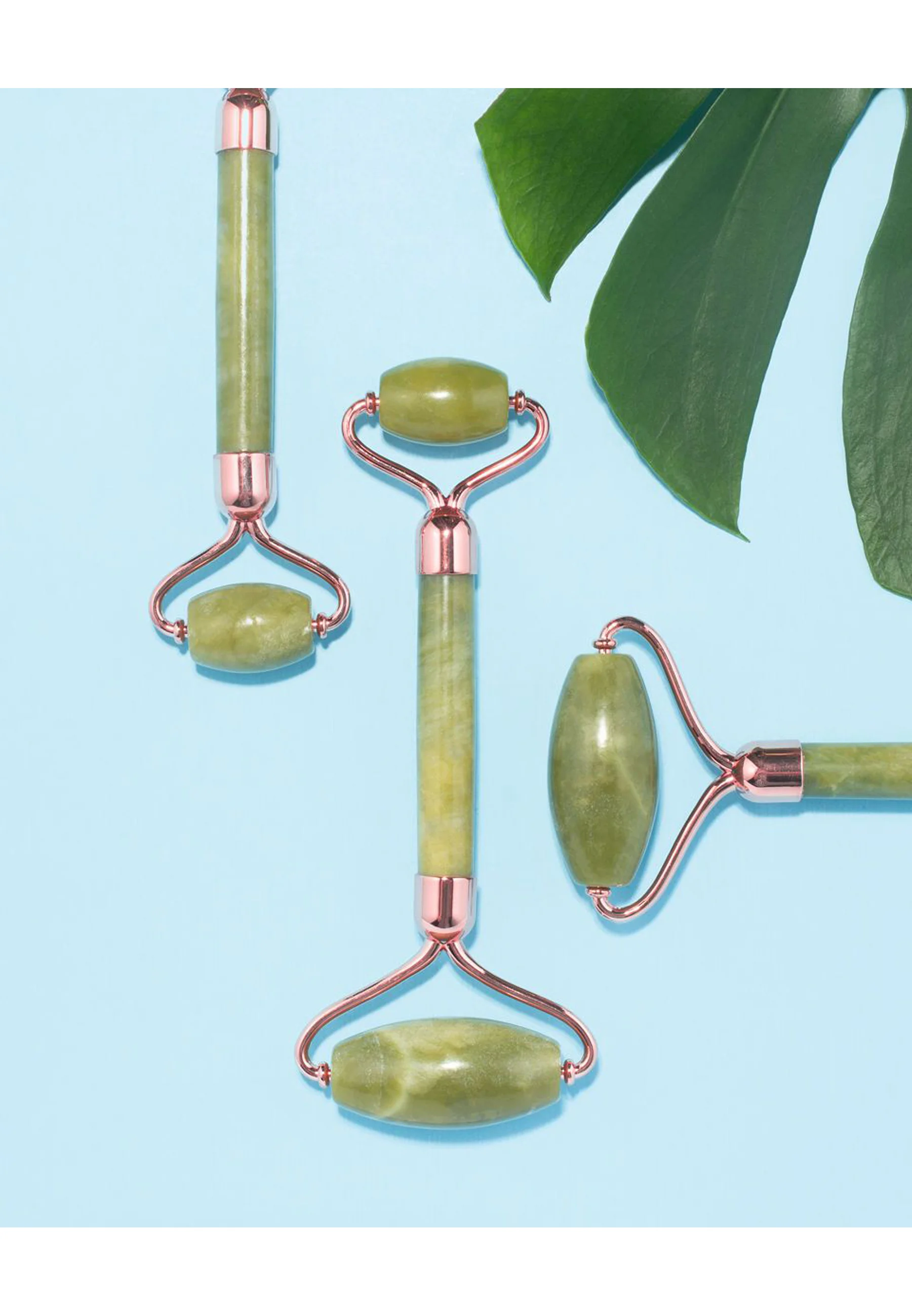 Rodillo facial de jade de isla con piedras preciosas en oro rosa de Earth Harbor - Accesorios para el cuidado de la piel