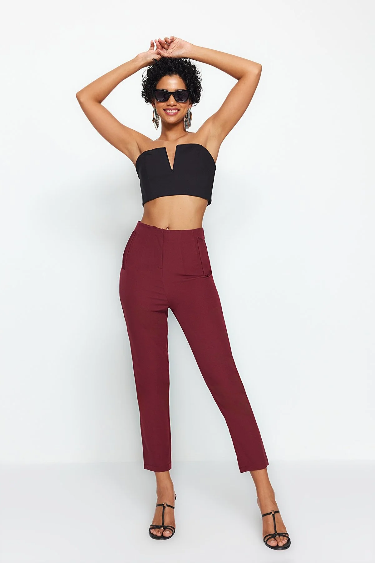 Trendyol Collection  Dunkelburgunderrote, zigarettengemusterte, gewebte Hose mit hoher Taille und knöchellangem Abnäher TWOSS20PL0515
