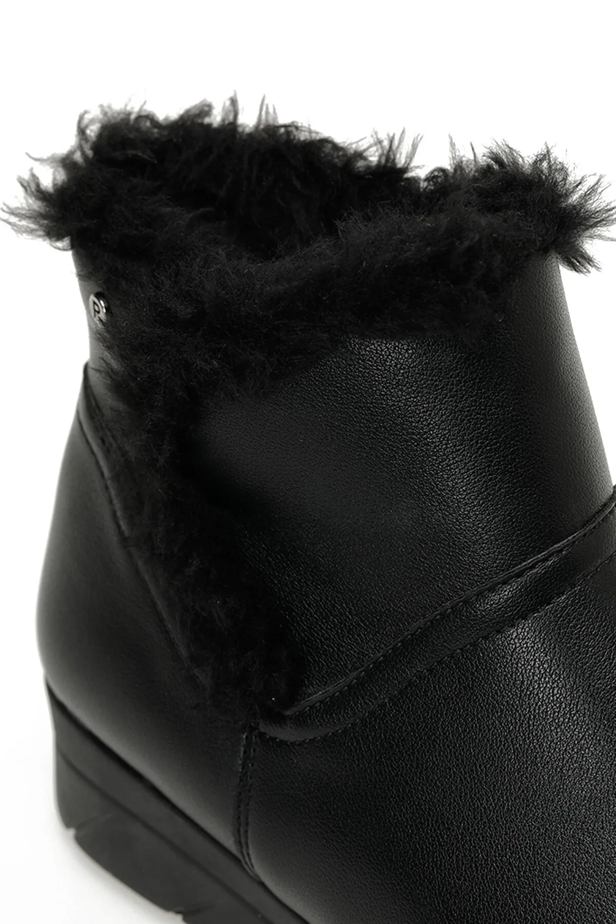 Polaris  163087.Z3PR Schwarze Damenstiefel mit Keilabsatz