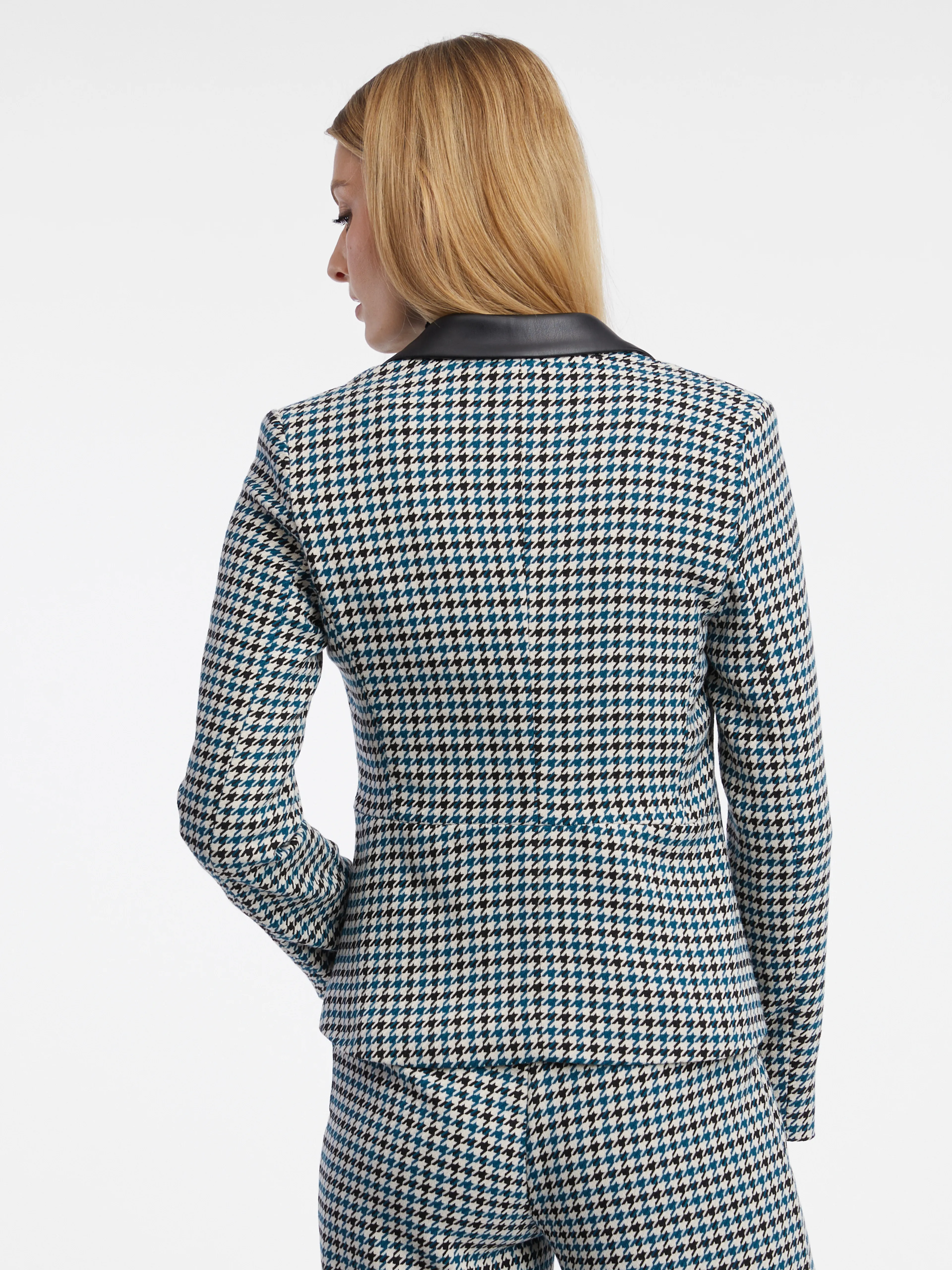 Schwarz-blau gemusterte Damenjacke ORSAY