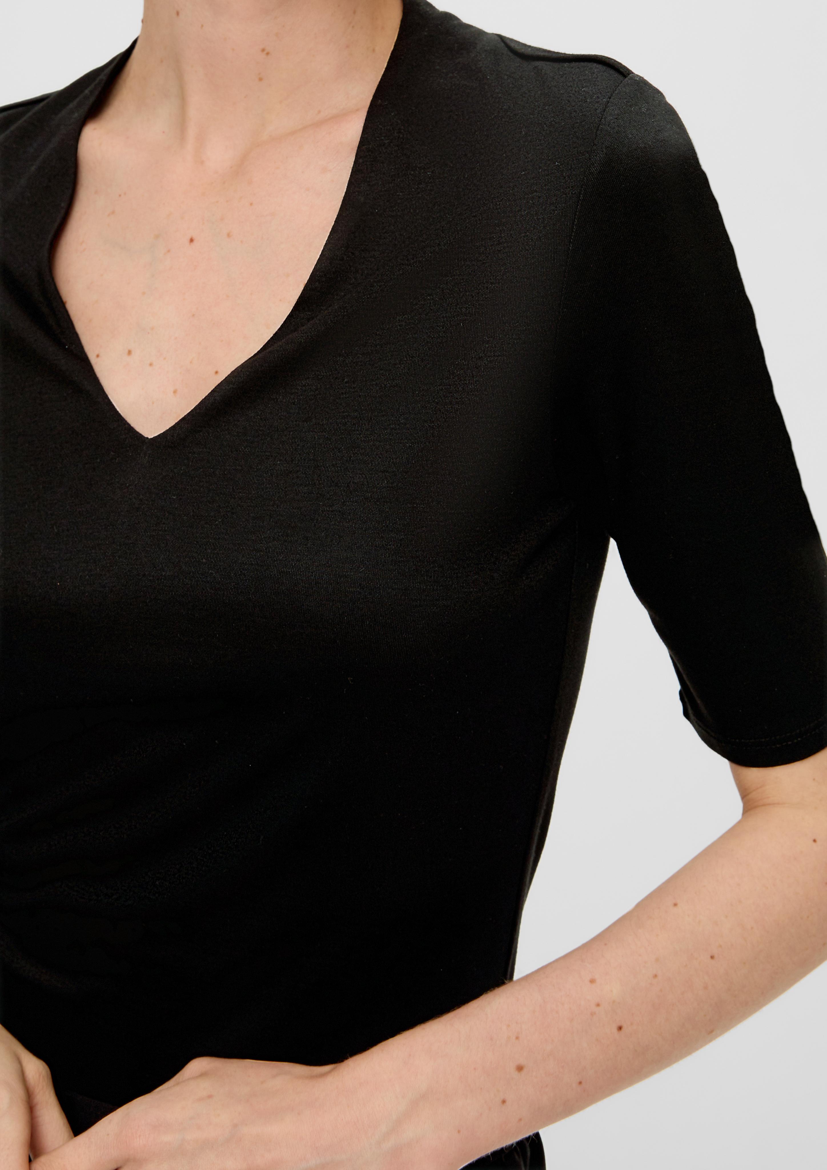 T-Shirt mit V-Ausschnitt  2122592-9999