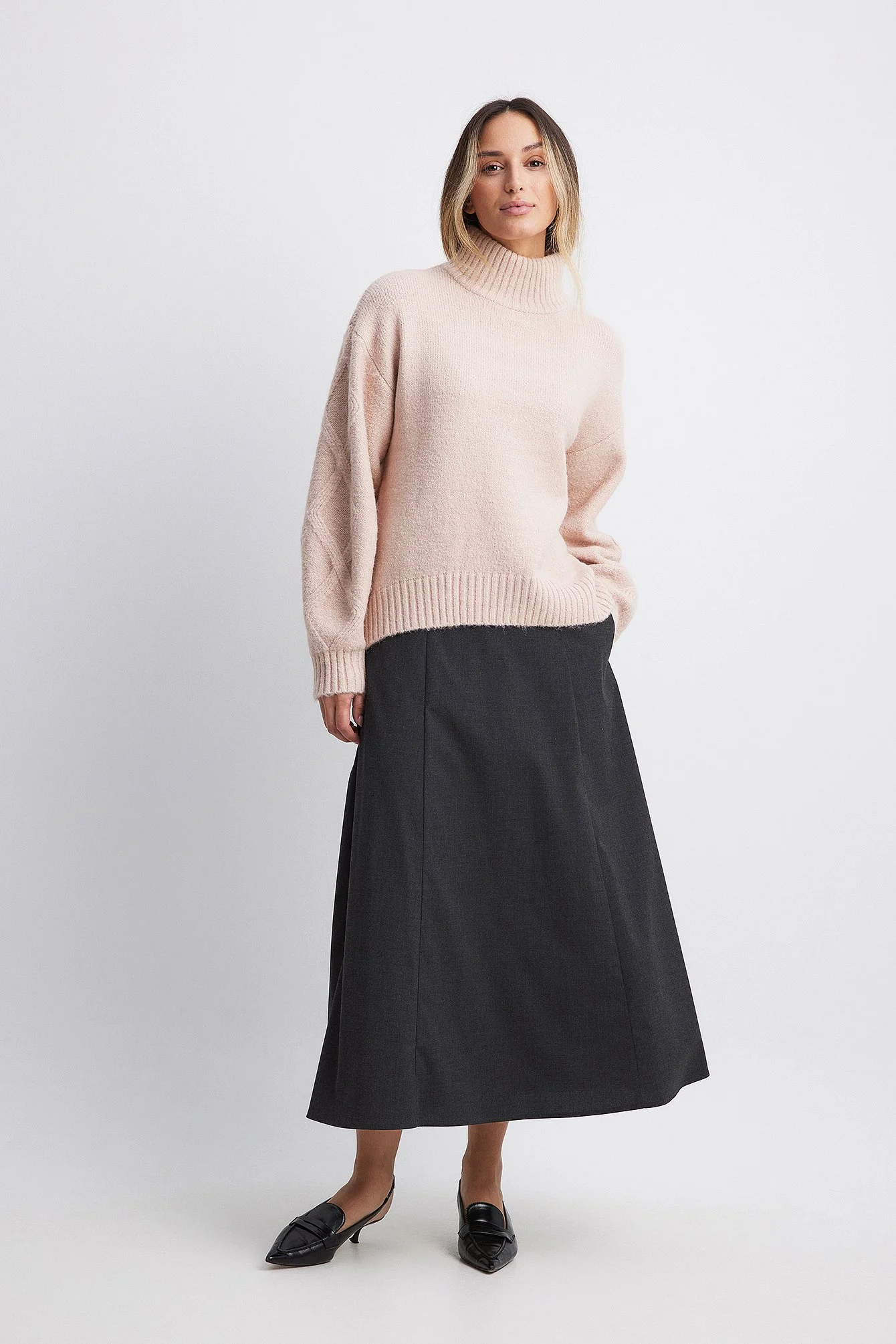Strickpullover mit Zopfmuster und Rollkragen