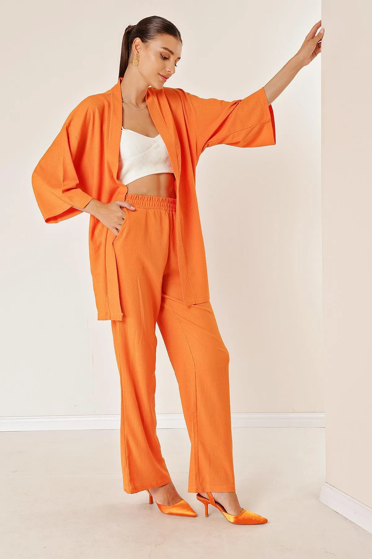 By Saygı  Faltiges Hosen- und Taschen-Kimono-Set in Orange