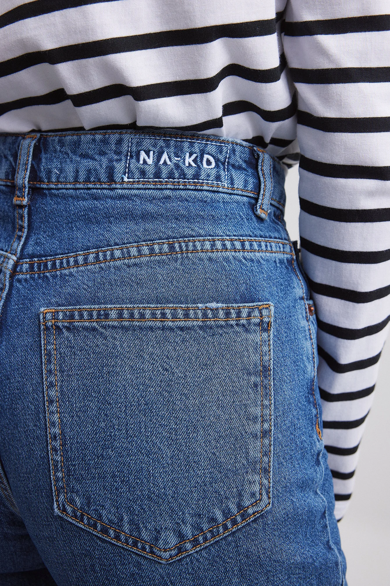 Weite Jeans mit hoher Taille
