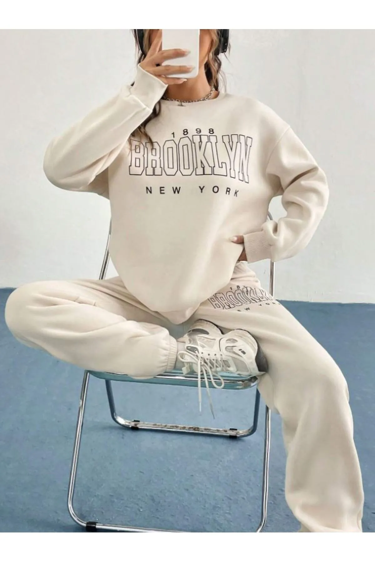 Know  Beiges 1898 Brooklyn bedrucktes Oversize-Trainingsanzug-Set mit Unter- und Oberteil für Damen