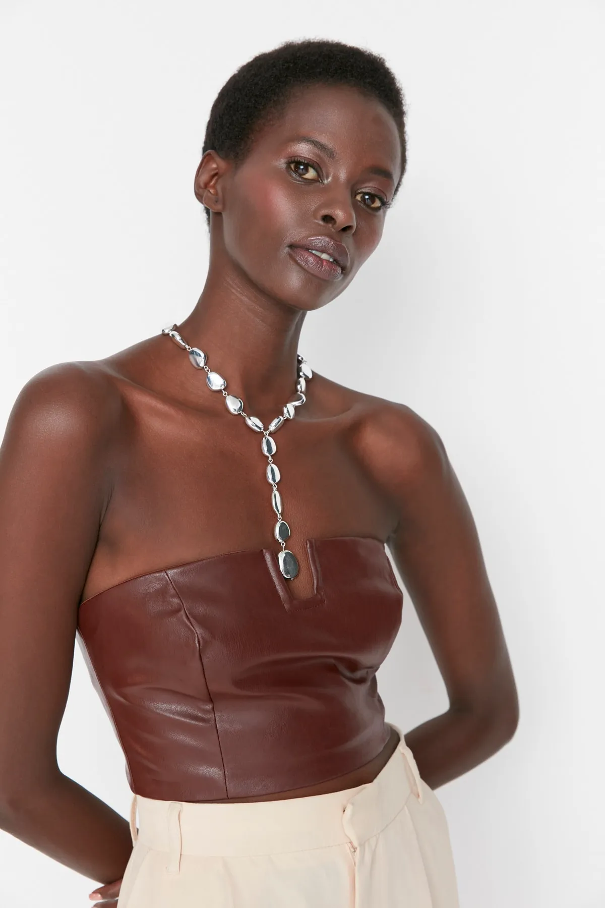 Trendyol Collection  Weinrotes Kunstleder-Bustier TPRSS22BS00000