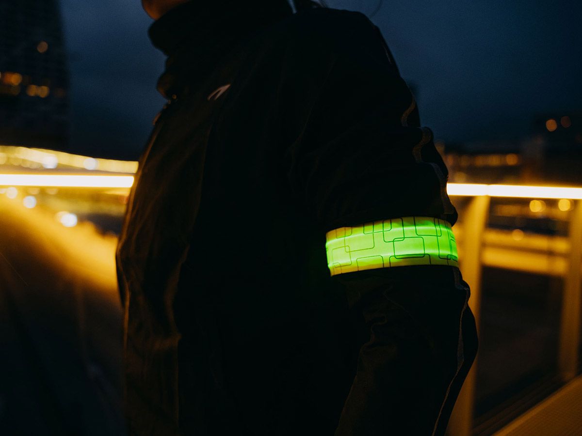 Avento reflektierende Slap-On LED Armbänder