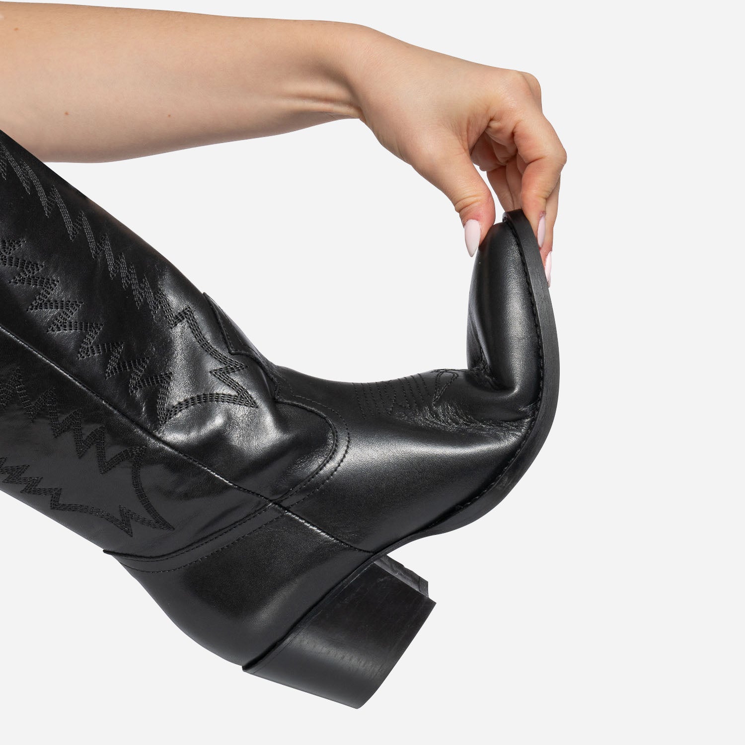 Botte noire cuir éco-conçue esprit santiag