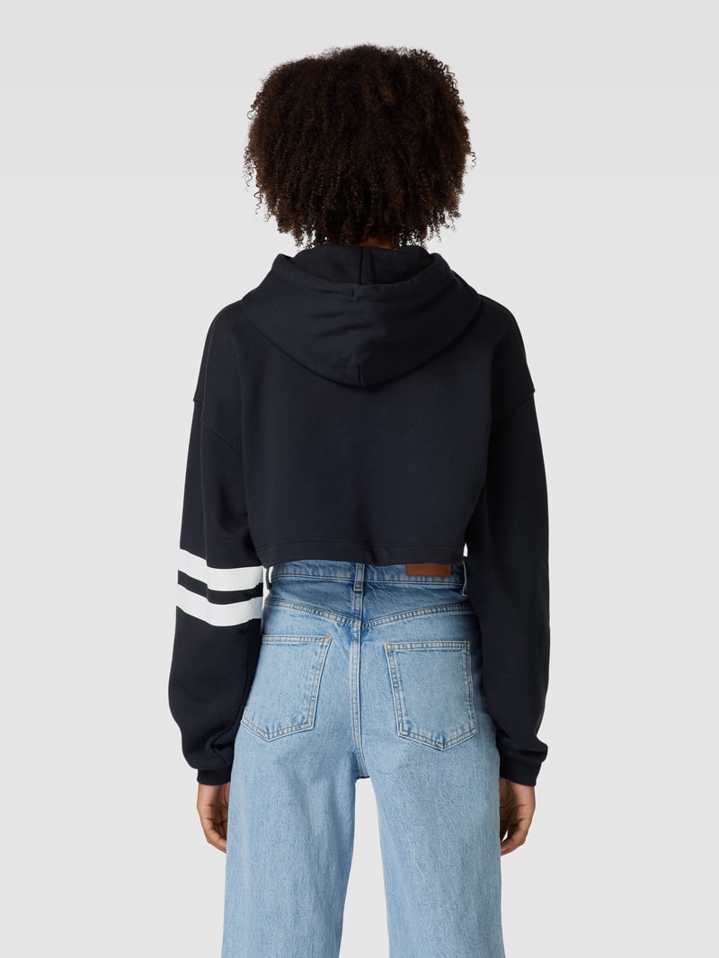 Cropped Hoodie mit Logo-Badge Modell 'LETTERMAN FLAG' in blau