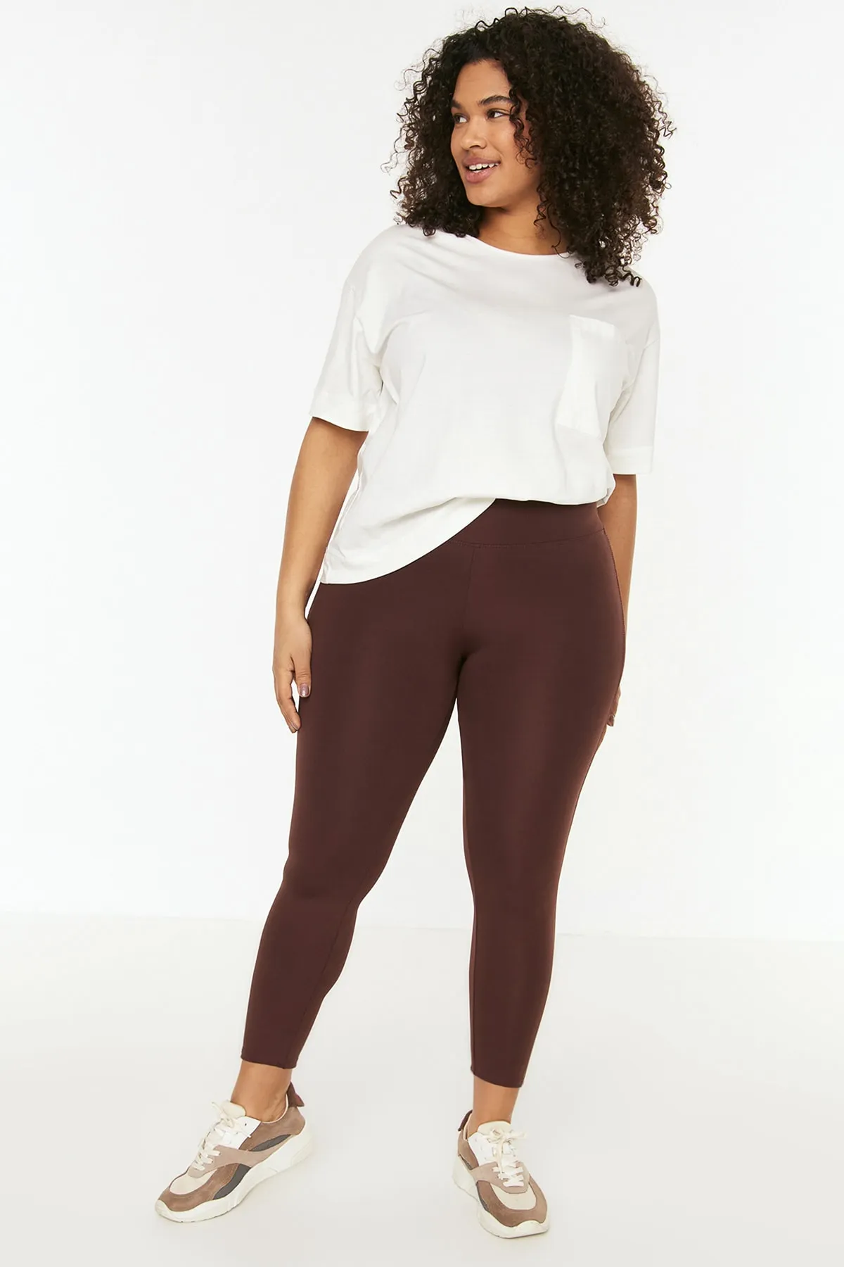 Trendyol Curve  Braune gestrickte Sportstrumpfhose mit Raffung TBBSS22TY0020