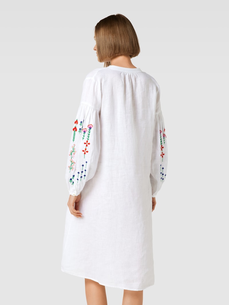 Oversized Leinenkleid in Knielänge in weiß