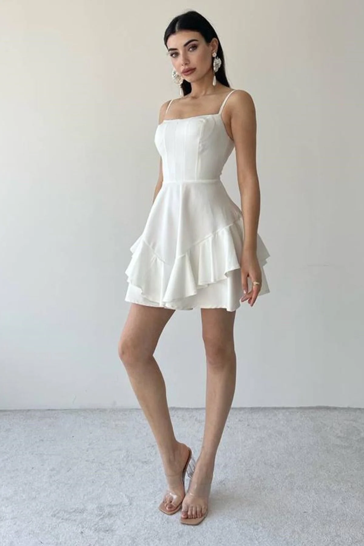 vuvutasarım  Atlas Stoff Dünner Trägerrock Bodendetail Weißes Abendkleid Weißes Abschlusskleid 102