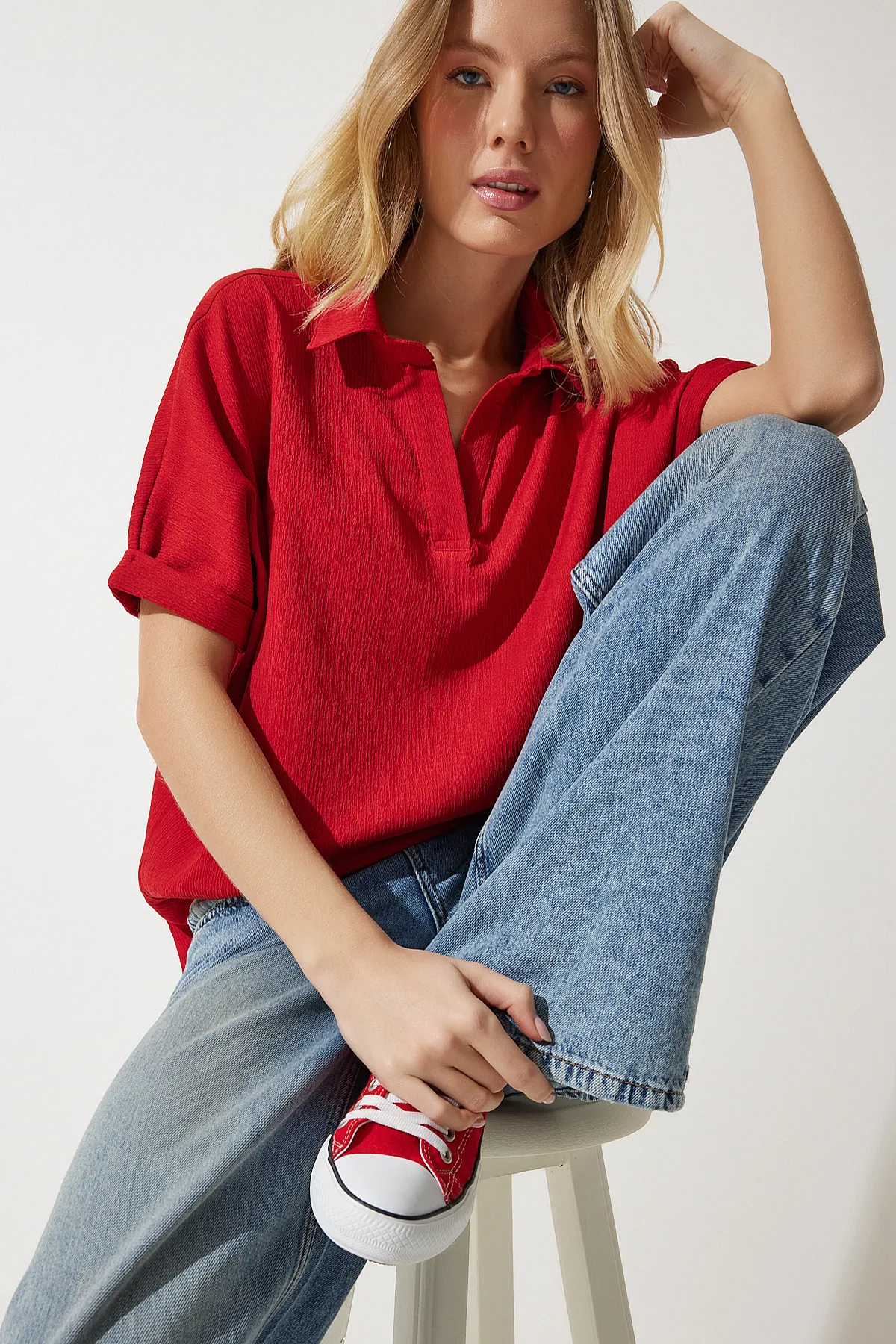 Happiness İstanbul  Rote gestrickte Crinkle-Bluse mit Rollkragen für Damen DD01299