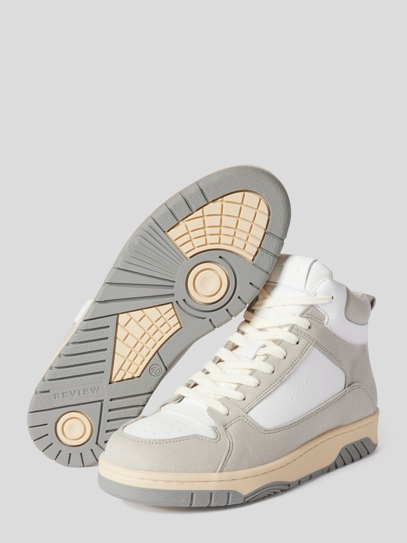 High Top Sneaker mit Kontrastbesatz in hellgrau