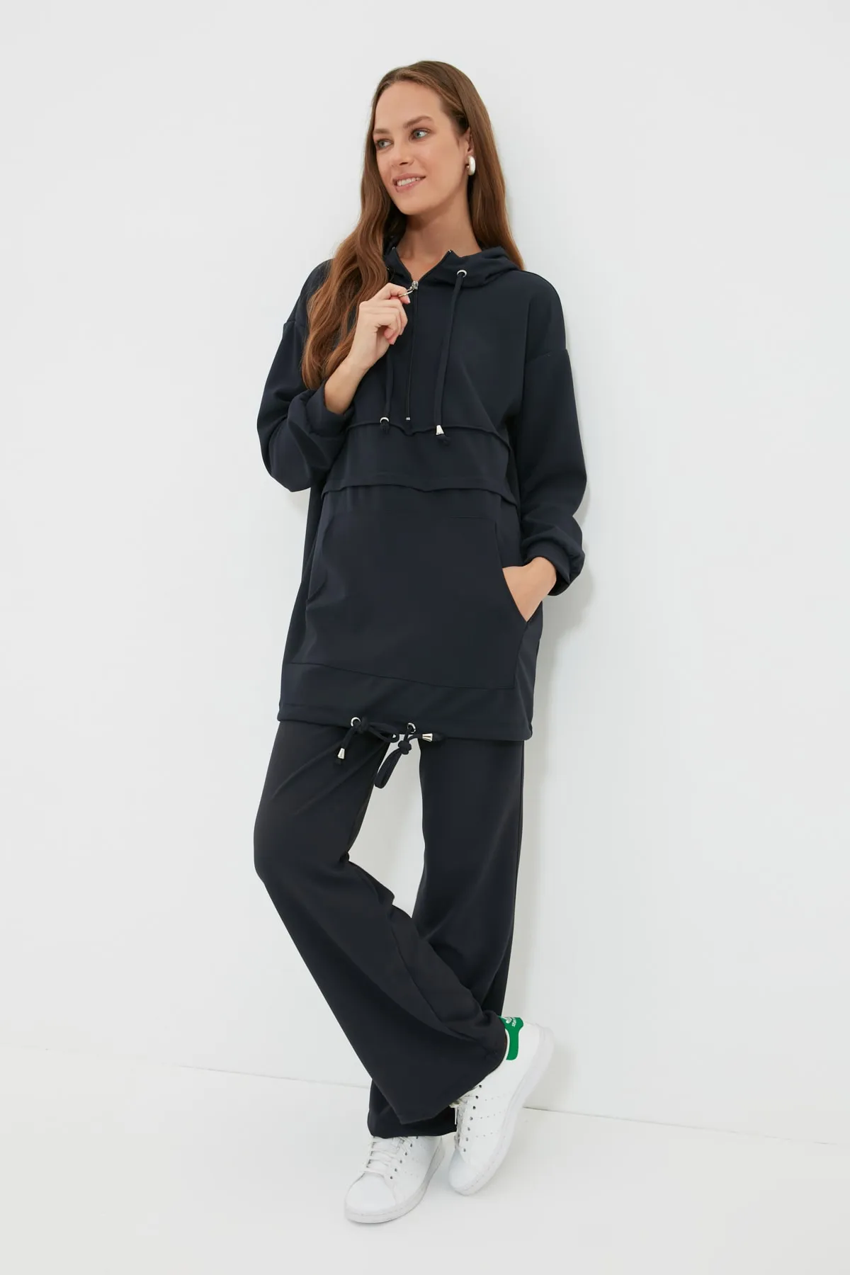 Trendyol Modest  Indigoblaues Strickset aus Tunika und Hose mit Kapuze und Reißverschluss TCTAW22US0094