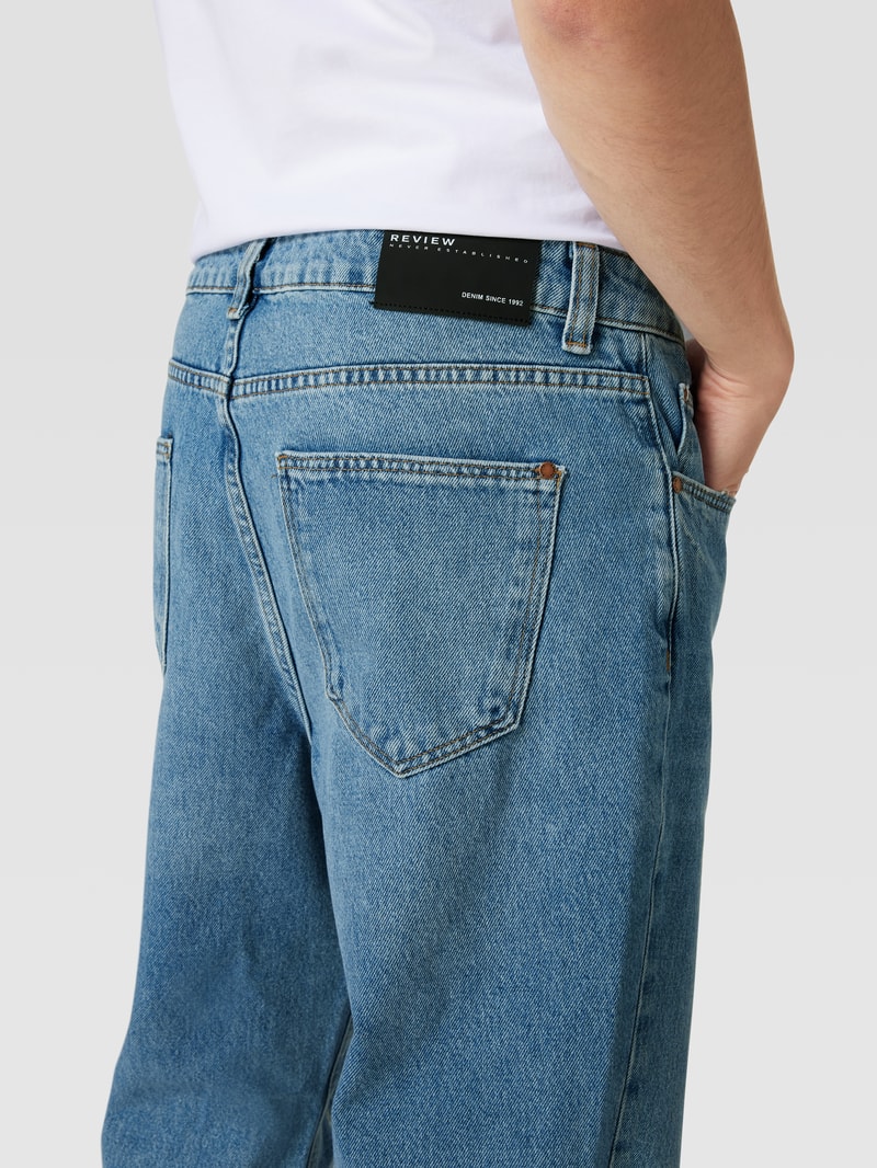 Jeans im Destroyed-Look in blau