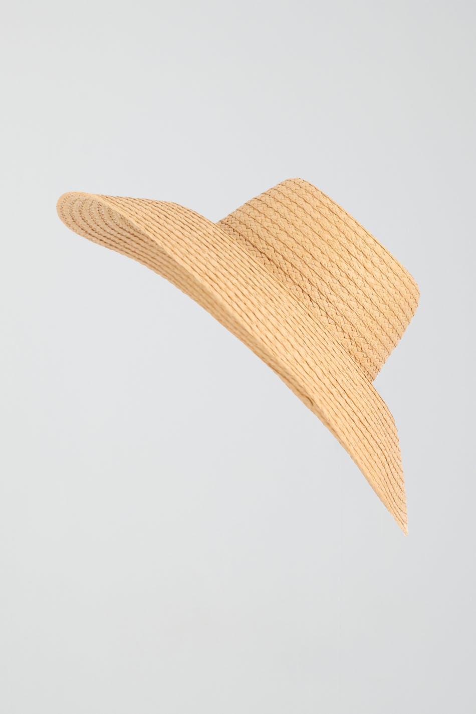 Wide straw hat
