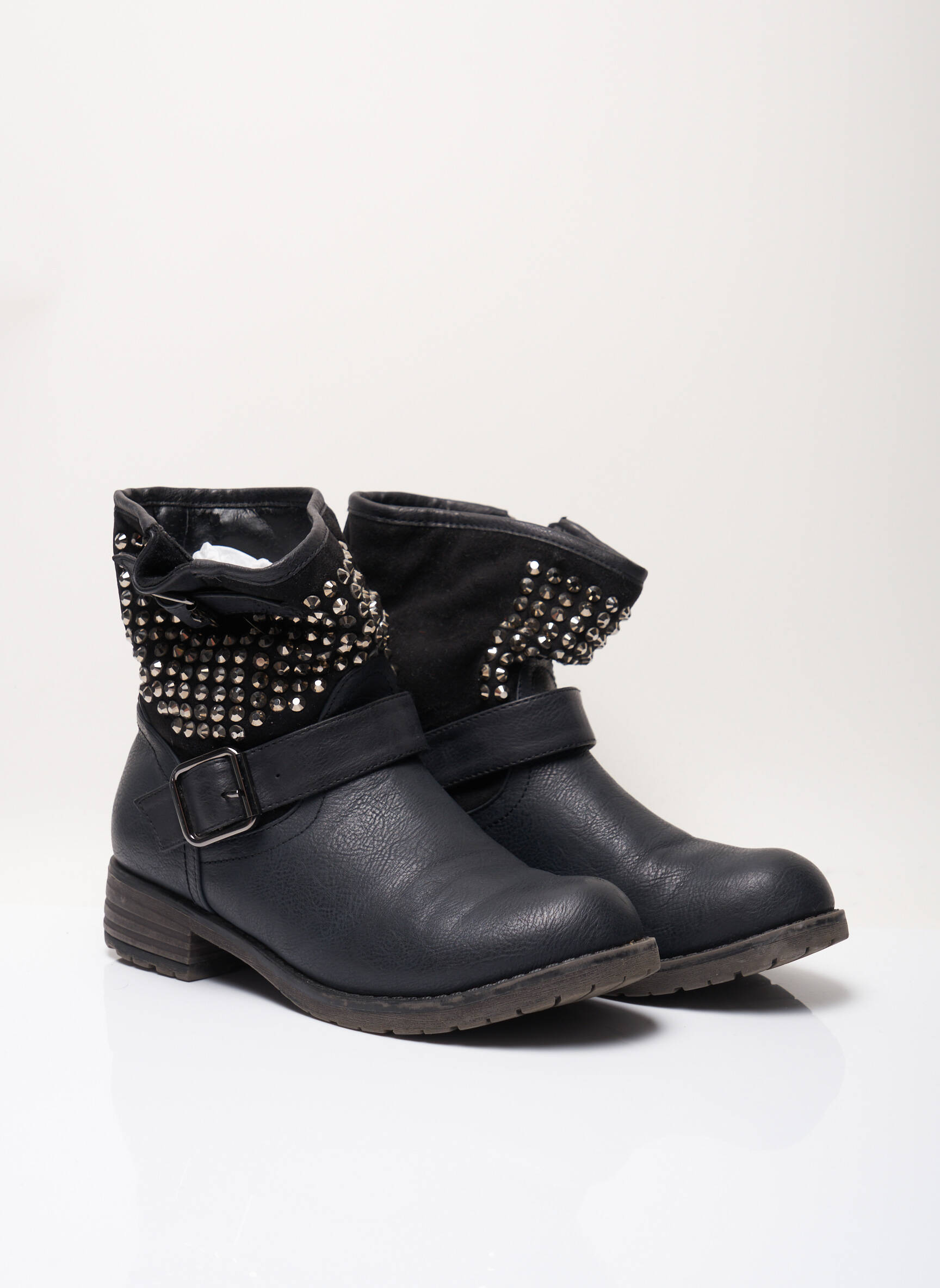 Sans Marque Bottines Femme couleur noir