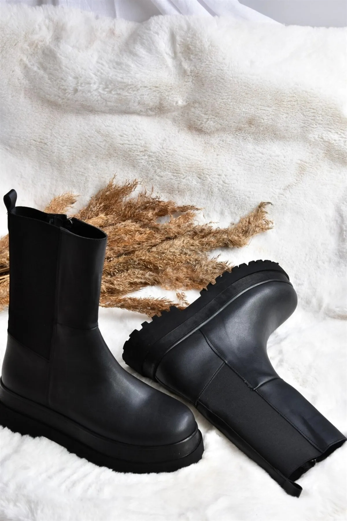 Fox Shoes  Schwarze Damenstiefel mit dicken Sohlen J267063109