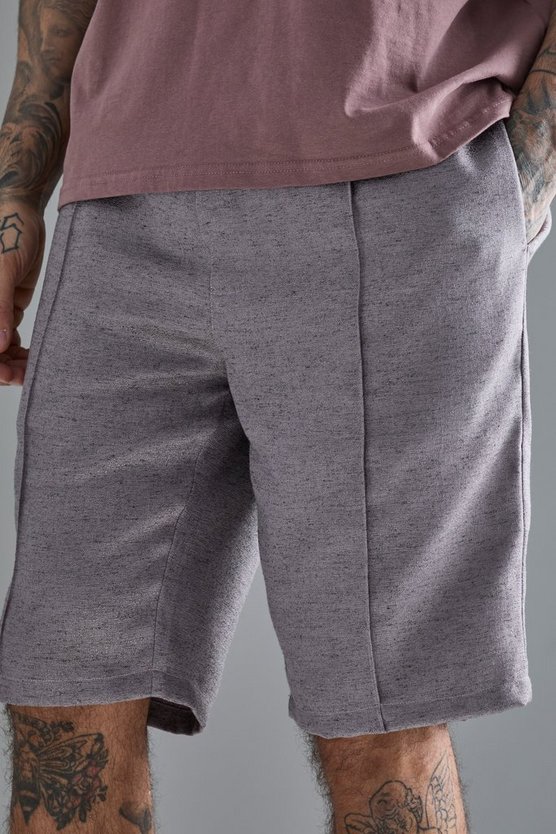 Tall strukturierte Shorts mit Naht-Detail