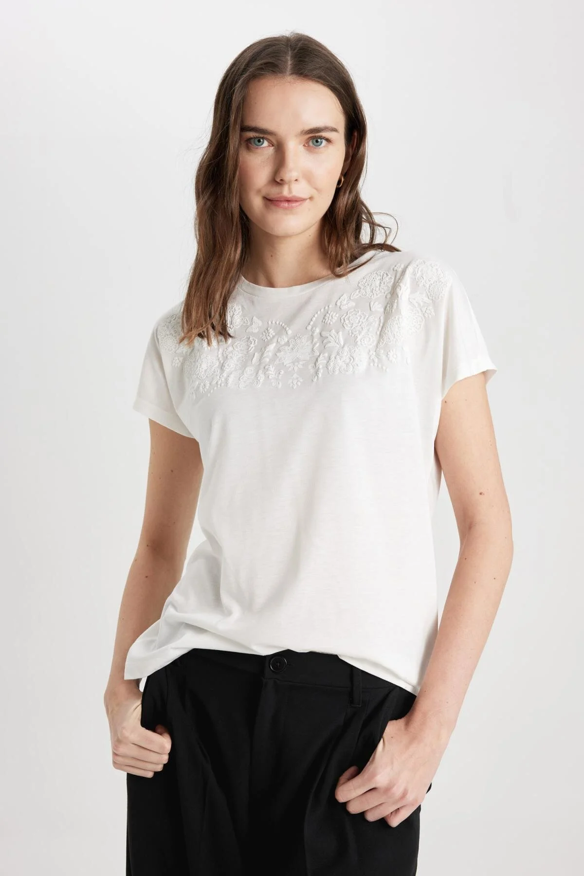 DeFacto  Bedrucktes Kurzarm-T-Shirt mit Rundhalsausschnitt C2386ax24sp