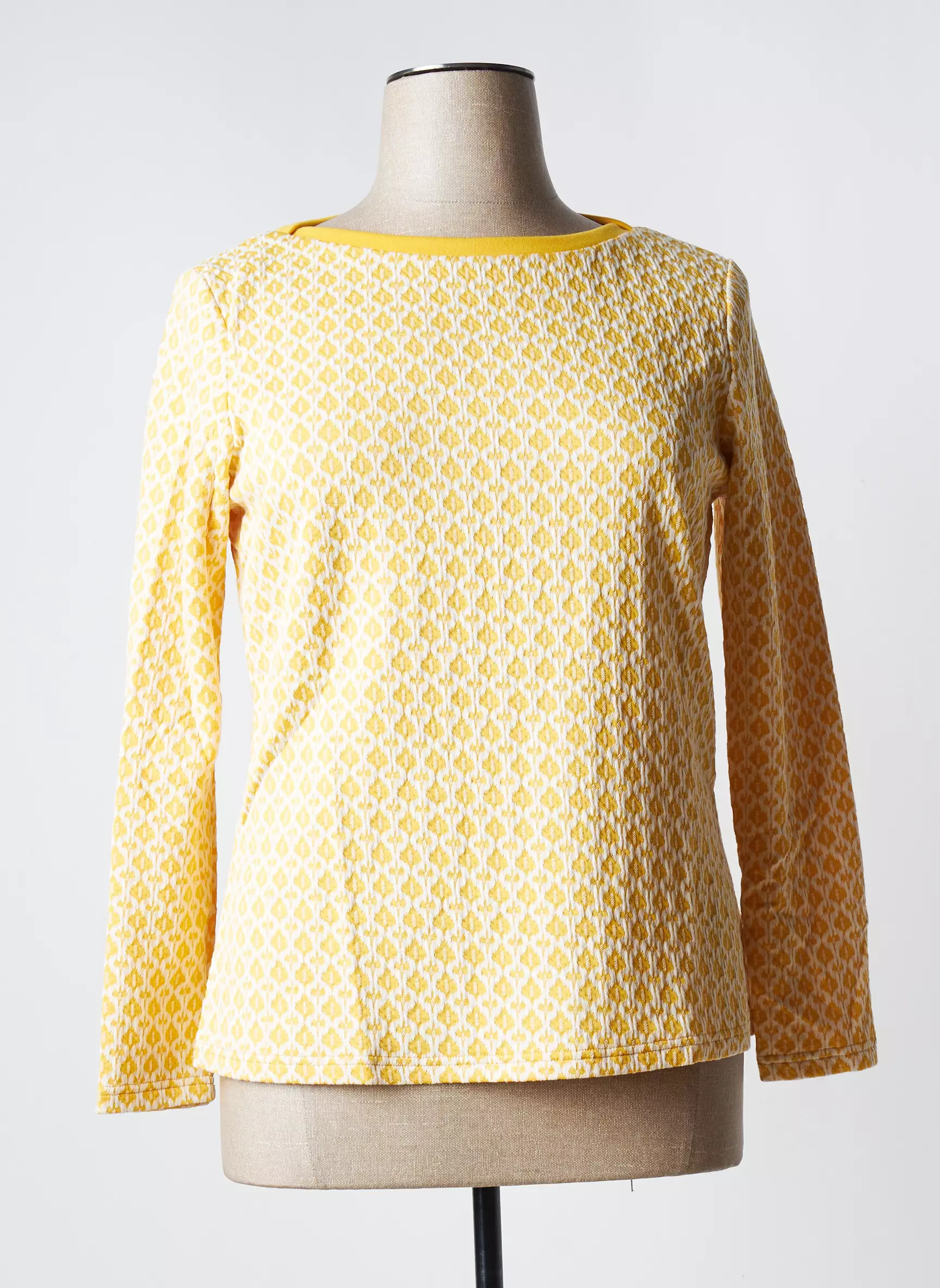 La Fiancee Du Mekong Pulls Femme couleur jaune