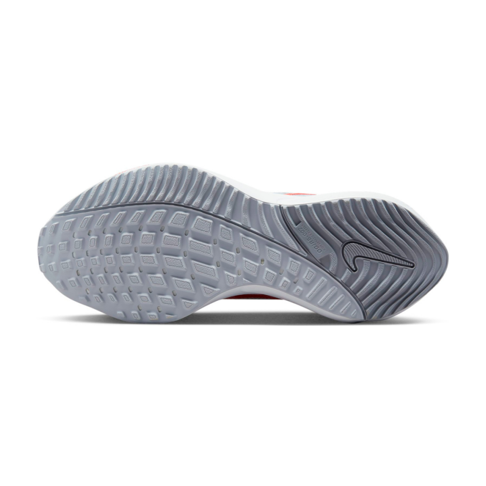 Nike Vomero 16 DA7698-005 / grau