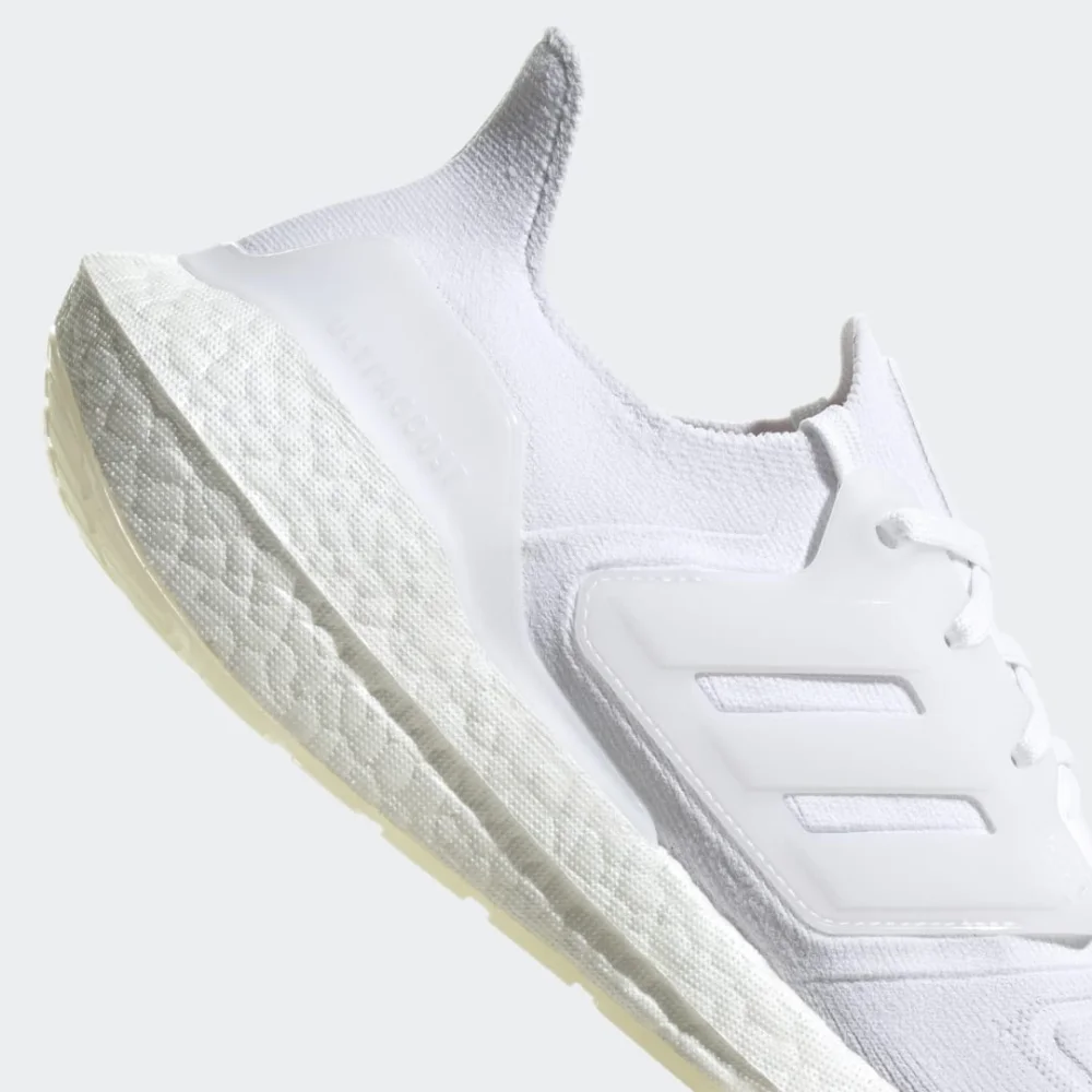 adidas Ultraboost 22 GX5459 / weiss