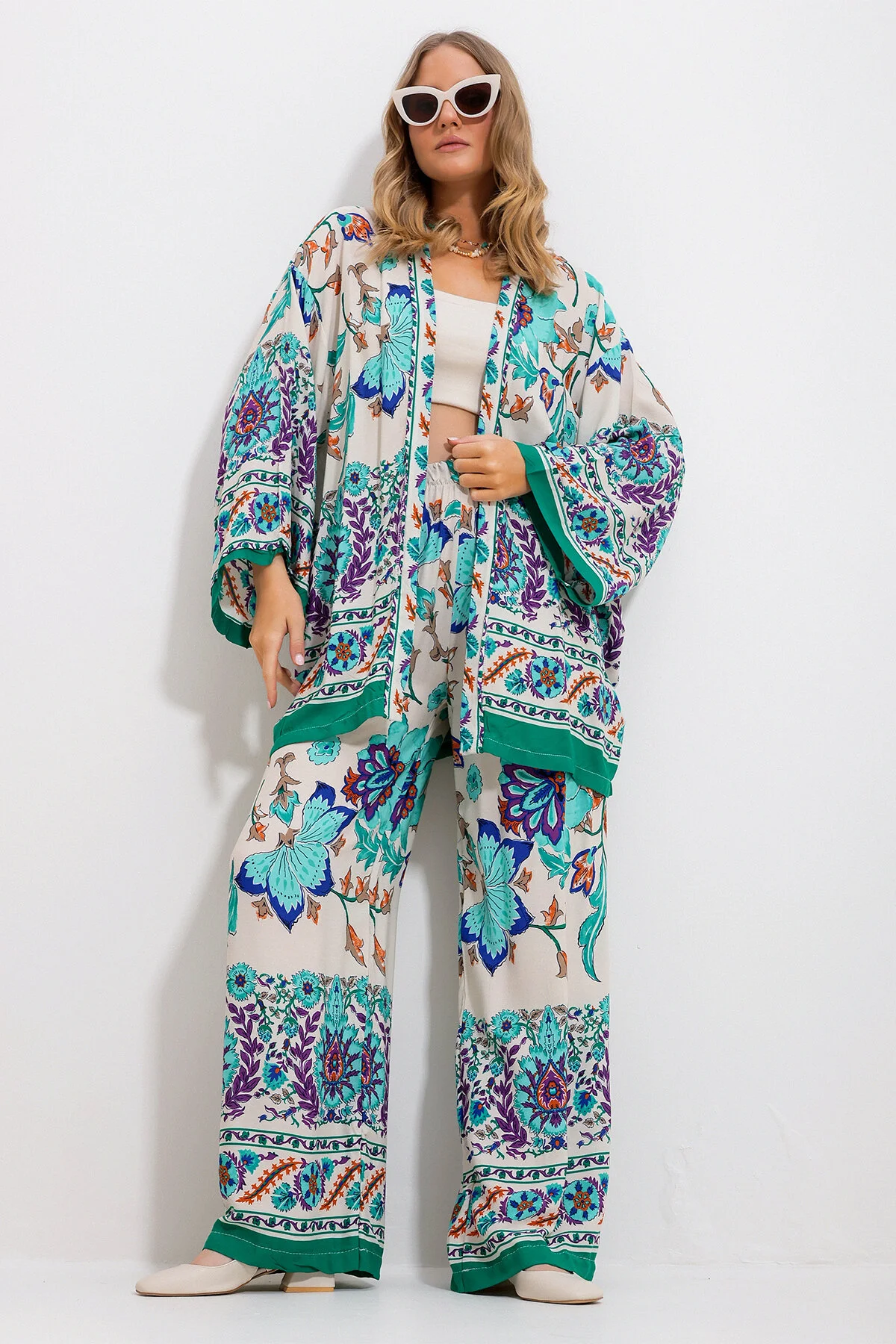 Trend Alaçatı Stili  Beiges Set aus Kimonojacke und Palazzohose für Damen Alc-X11751